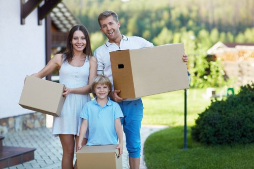 Local packing and unpacking service assisting a Wandsworth relocation