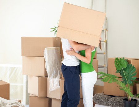 Securing furniture and boxes inside a moving van